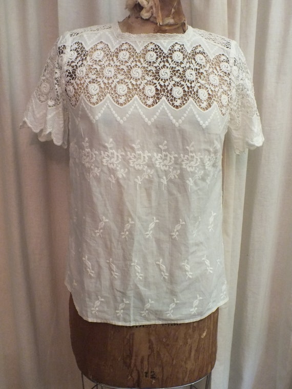 Beautiful White Lace and Embroidered Blouse/Top S… - image 3