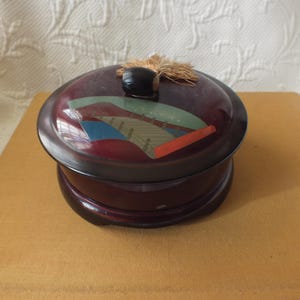 Vintage Asiatische Runde Lackbox Rot mit Bridge-Design