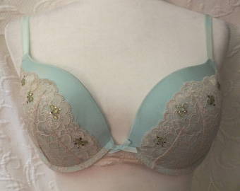 Beautiful Mint Laced Bra from Victoria's Secret With Embelishments  Size 34D