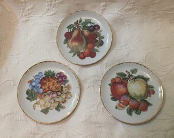 Fruit Plates Vintage Decorative Plates with Gold Rim Set of Three Decorated with Pears, Apples, Strawberries
