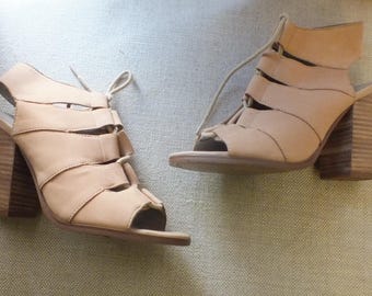 Leather Tan Open Toe Heeled Shoes Size 6M