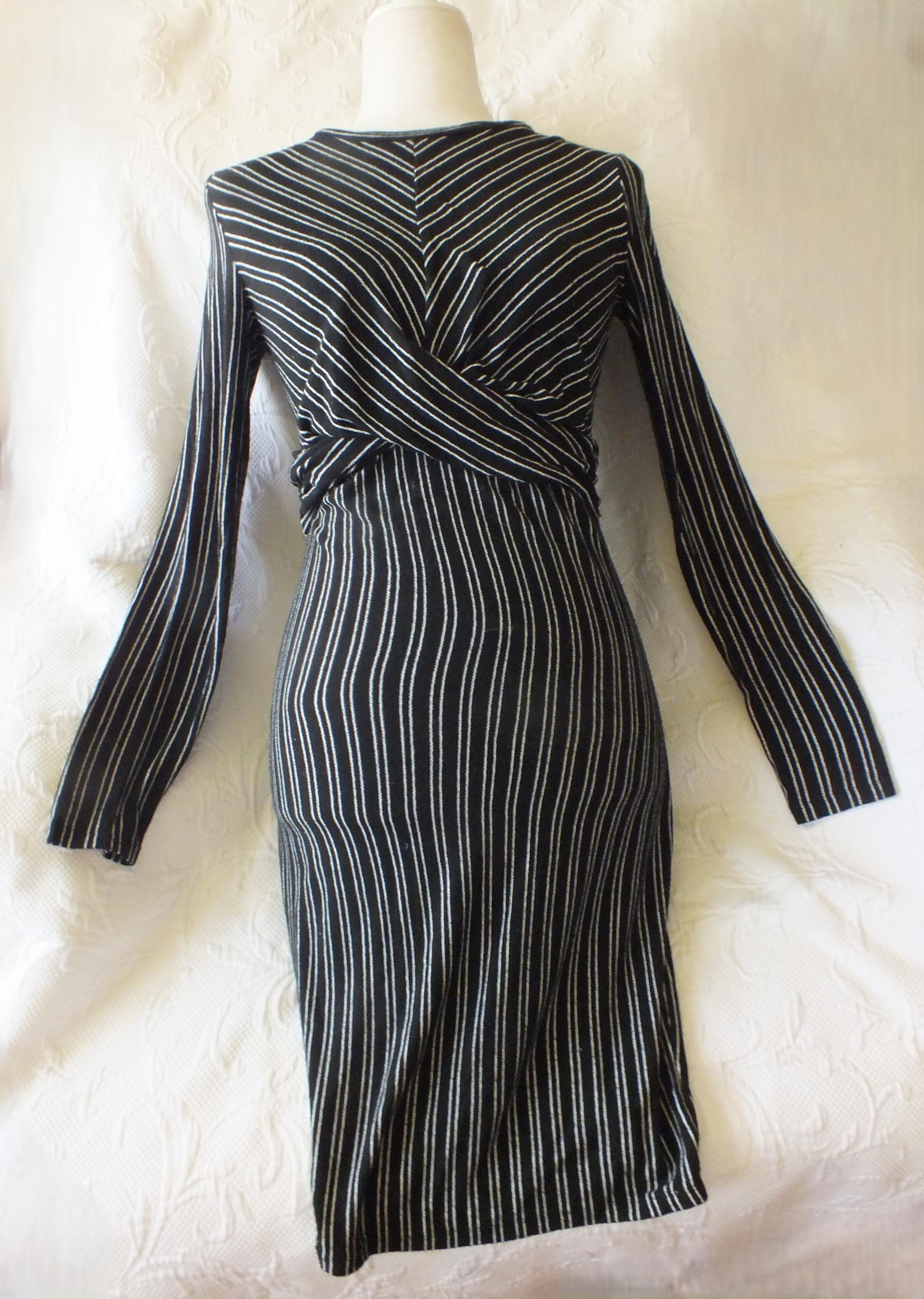 green emerald velvet dress OBEEII Black and White Striped Dress Women's Short Sleeve A-line Swing Dress  Casual Summer Midi Dresses Cocktail Party Halloween Costume Black White  Stripe S at Amazon Women's Clothing store