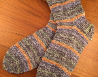 Basic sock knitting pattern digital download - knitted top down, including tips for sock beginners