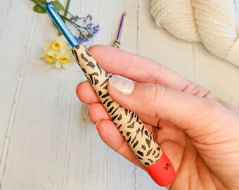 Bulb crochet hook size 4.5mm and 5mm, polymer clay (Fimo) covered aluminium hook