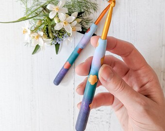 Crochet hook size 5.5mm or 6mm (US Size I and J), polymer clay (Fimo) covered aluminium hook