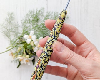 Bulb crochet hook size 2.5mm, polymer clay (Fimo) covered aluminium hook