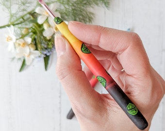 Crochet hook size 3.25mm or 3.5mm (US Size D and E), polymer clay (Fimo) covered aluminium hook