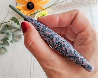 Ellipse crochet hook size 5mm (US size H), polymer clay (Fimo) covered aluminium hook