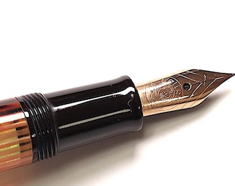 Pluma estilográfica vintage Pelikan 400 NN: marrón tortuga estriado, plumín KEF de oro de 14 quilates