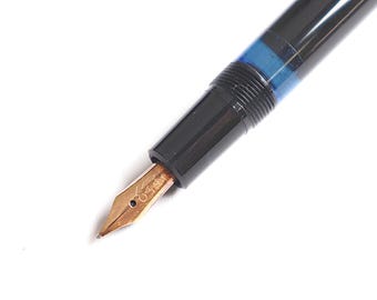 Stylo plume vintage Montblanc 342 : noir et or, plume EF en or 14 carats