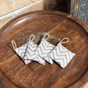 Lavender Sachets, Beige And White  Zig Zag, Aromatic Natural Freshener For Drawers, Closets, Car And More. Calming Air Purifier. Pack of 4