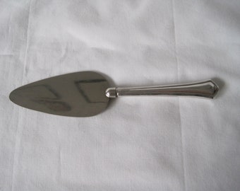 Server; Small Sterling Handled Pastry Petit Four, Tea Cake, Dessert Server; Perfect Wedding Gift; Perfect for Your Next Tea!