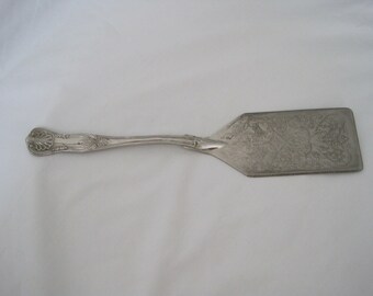 Cake Server in a "Kings" Pattern; Silverplate Silver Plate; Perfect Wedding Gift, Housewarming Gift, Wedding Shower Gift!