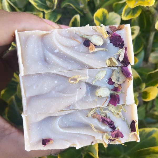 Goat Milk Soap With Oatmeal And Honey Soap| Honey And Oatmeal Goat Milk Soap | All Natural Soap | Shea Butter Soap | handmade soap