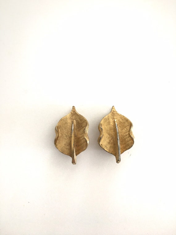 Vintage 50s Golden Leaf Clip on Earrings // Brushe