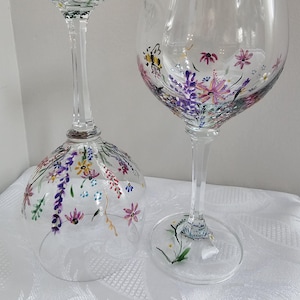 Beautiful Wild flowers Hand painted wine glasses,Personalized gift, Wine and Art Lover Gift, Flower lover gift, gift for Mom,Grandma