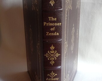 Collectors Edition Genuine Leather Easton Press Book: "The Prisoner of Zenda", Beautiful condition, 1966, 22 kt Gold