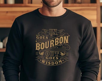 In Goes Bourbon Wisdom Shirt, Divertente e unica maglietta per gli amanti del bourbon whiskey, regalo per lui, maglietta da bere unisex girocollo