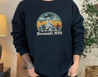 Funny Roswell New Mexico UFO Alien Abduction Saucer gift for Dad Unisex Crewneck Sweatshirt
