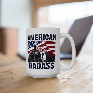 American Badass Trump 2024 verkiezingsmok, Hero Trump, mok Trump 2024, vaatwasmachinebestendige keramische mok, (11oz, 15oz)