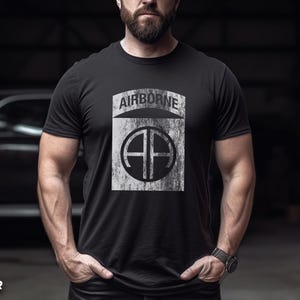 Army Military veteran 82nd in der Luft schwebende US Army Vatertagsgeschenk für Papa Unisex Jersey Kurzarm T-Shirt