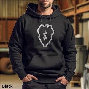 Army Military veteran 25th Infantry Division Veteran insignia distressed Gift for Dad Unisex Hoodie Hooded Sweatshirt