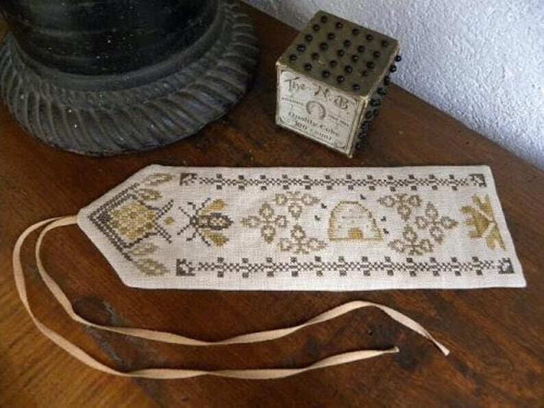 THREADWORK PRIMITIVES a Bee's Gathering Counted Cross Stitch Pattern ...