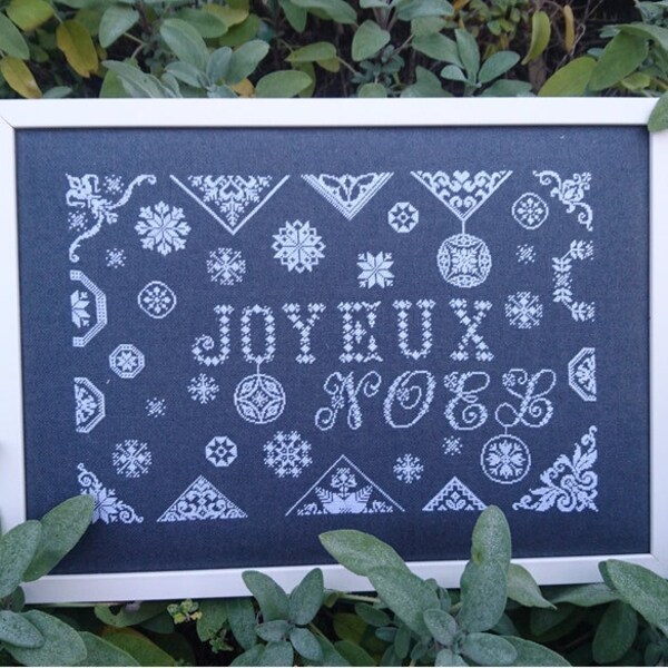 COULEUR D'ETOILE "Merry Christmas" Counted Cross Stitch Pattern, Christmas, Paper Pattern, Made in France