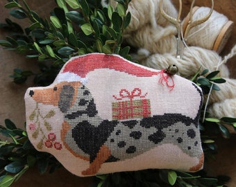 STACY NASH PRIMITIVES "Animal Crackers Series - Christmas Sausage ~ Finley" Counted Cross Stitch Pattern, Chart, Dachshund Dog, Pattern Only