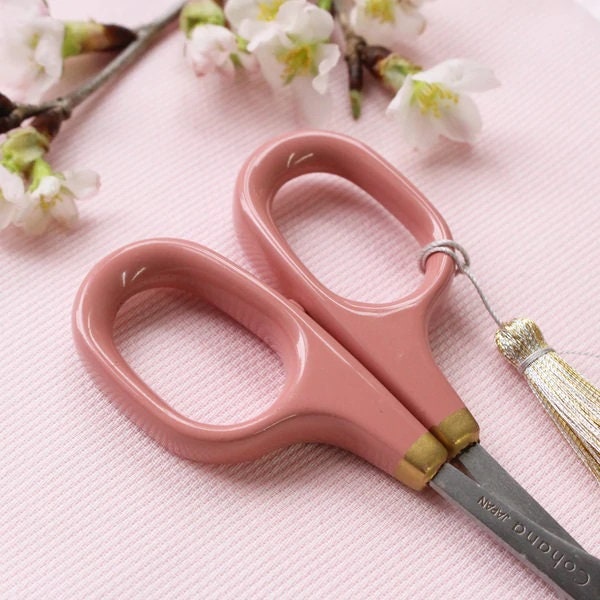 LIMITED EDITION COHANA fine Scissors With Pink sakura Lacquered