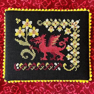 INK CIRCLES &quot;Saint David&#39;s Dragon&quot; Counted Cross Stitch Pattern, Chart, Pattern Only