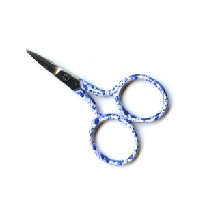 Dinky-Dyes, LLC “Spotty Blue Scissors” 2 1/2″ Embroidery Scissors, Sharp, DD-SC-42