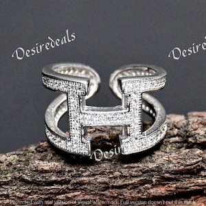 Anillo de plata unisex con diseño de moissanita y corte de diamante, anillo con letras del alfabeto grandes, anillo de plata de ley 925 para esposa, regalo para esposo, regalo para ella
