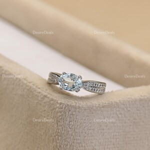 Natural Aquamarine Ring, Chic Oval Cut In Solid 925 Silver, Sparkling Engagement Ring for Women, Perfect Gift for Anniversaries