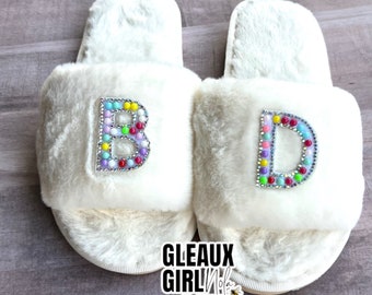 Custom Pearl Fluffy Slippers, Custom Initial Slipper,Personalized Rhinestone Slippers, Bridal Shower Gift, Party Favor Gift, Girls Trip Gift
