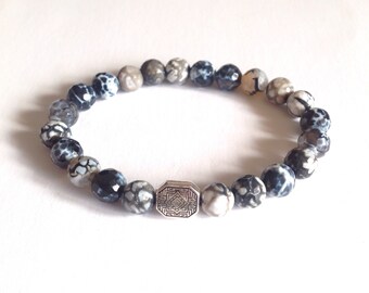 Men's agate bracelet | black & white faceted Fire agate | 8 mm stone beads | silver maze charm