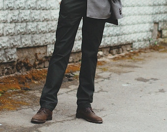 Moody Marsh Chinos - Edição Limitada | Calças cáqui verde escuro, calças masculinas | Pedidos personalizados para homens grandes e altos