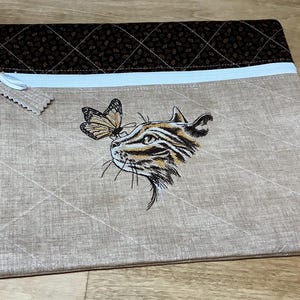 Quilted Project Bag for Knitting & Crochet with Cat Lovers Embroidery – Cross Stitch Organizer Bag