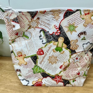 Christmas Cookies Gingerbread Men Quilted Project Bag: Knitting & Crochet Organizer