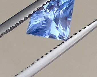 1,55 ct naturlig sköldslipad safir | GIA-certifierad | Ouppvärmd blå safir för personliga smycken