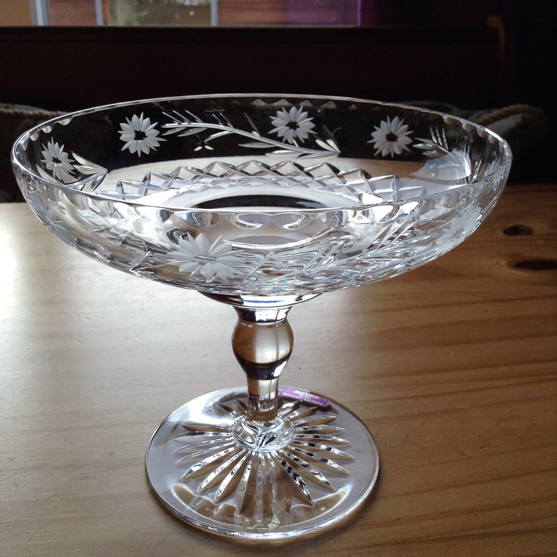 Glass Bowl Scottish Crystal Etched Display Collectable Room Decor Home Wine Stand