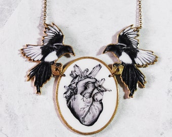 Magpie Heart Thief Jewelry, Bird Necklace, Crystal Heart Anatomic, Gothic Black Heart Necklace, Rare Bird Jewel, Bird Lover, Nature Necklace