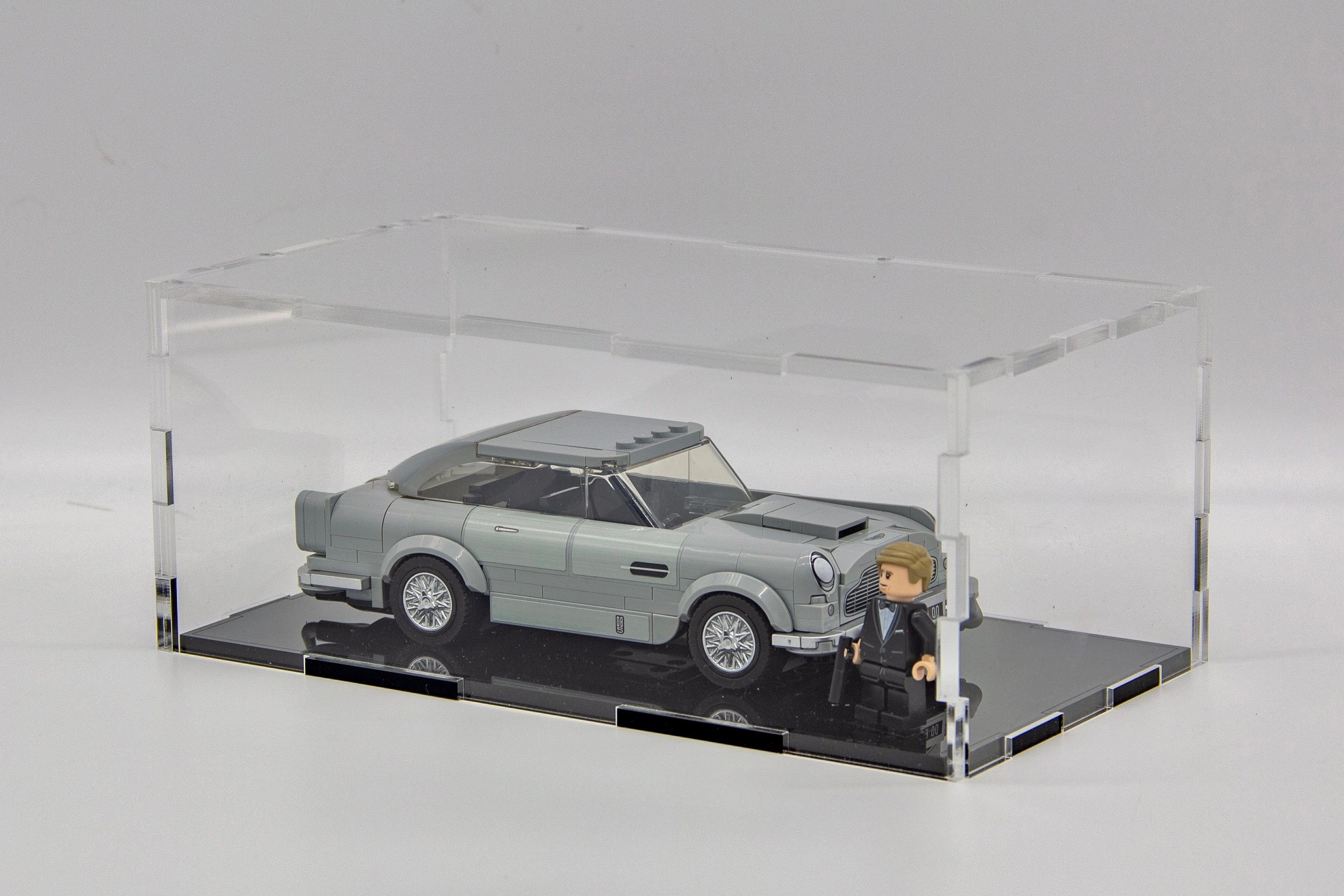 レゴ®スピードチャンピオンズ 8スタッドカー用アクリル製ディスプレイ 