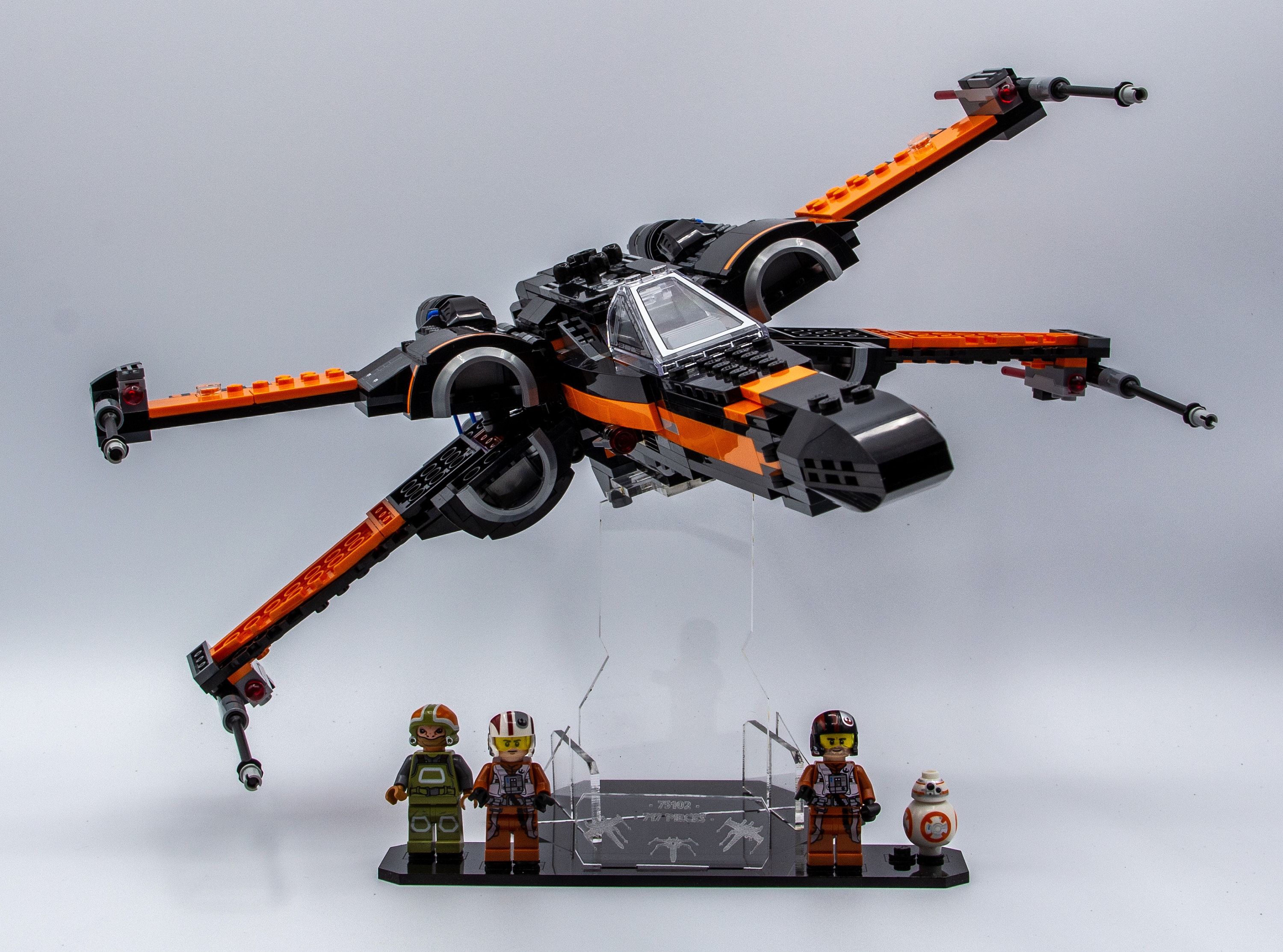 ポーのX-Wing™セット75102用アクリルディスプレイスタンド - 米国製