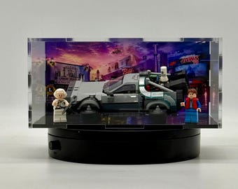 Vitrina acrílica para la máquina del tiempo LEGO® Regreso al Futuro 77256 / Fondo personalizado con impresión UV de Hill Valley / Vitrina a prueba de polvo