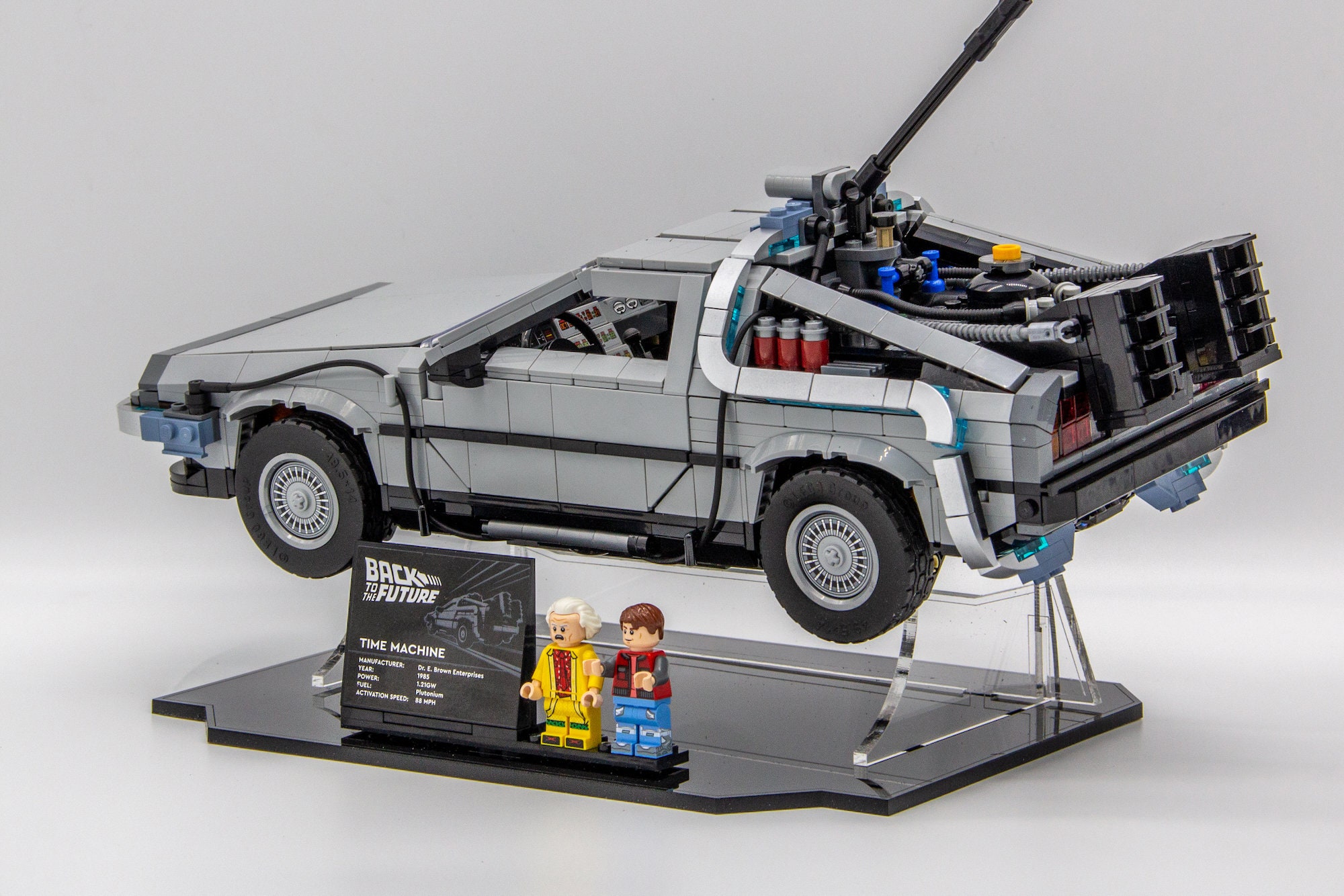Acryl Vitrinen für Deine Lego Modelle-Lego 10300 Acrylständer für Delorean  - Die Zeitmaschine aus Zurück in die Zukunft