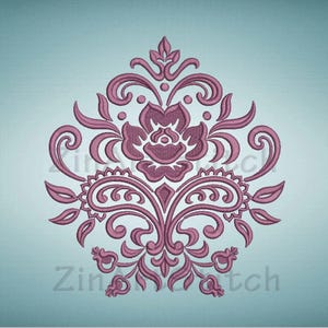 Puede incluir: Un diseño damasco rosa con un motivo floral. El diseño es intrincado y detallado, con una flor central y patrones en espiral.