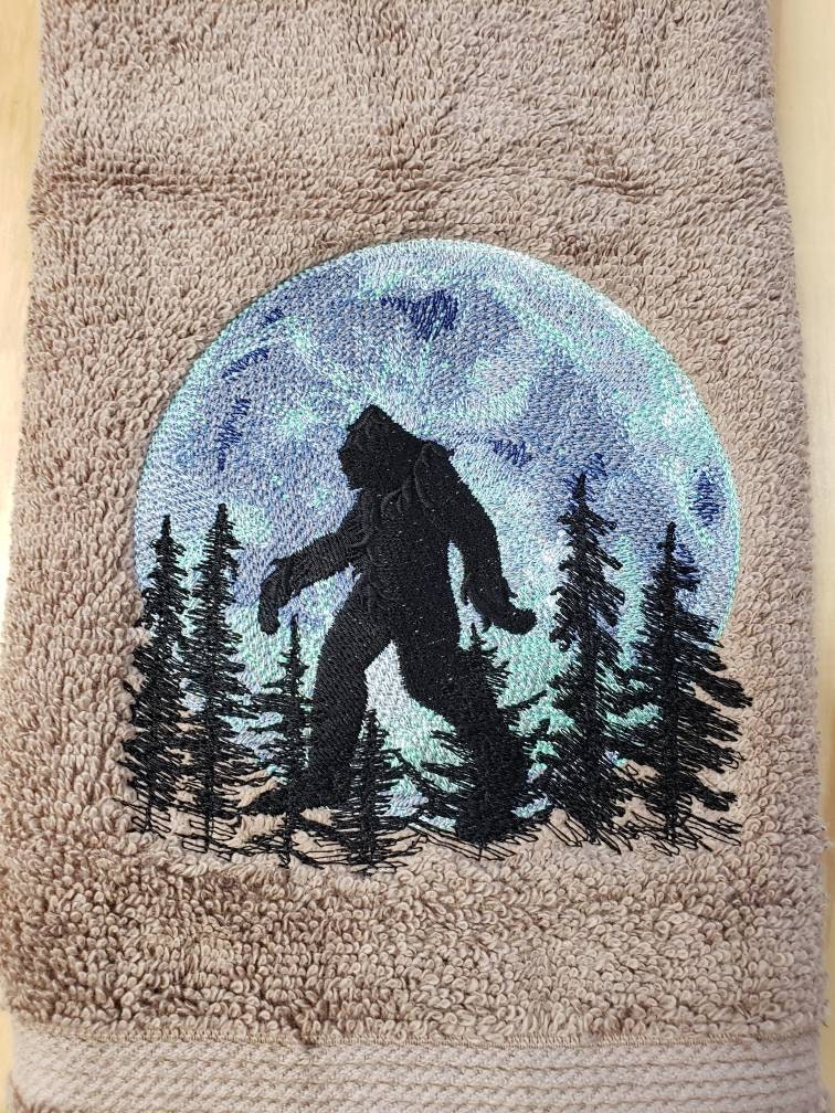 Bathing Bigfoot wash rag, hand towel, bath towel set or individual - b –  SquatchinCountry