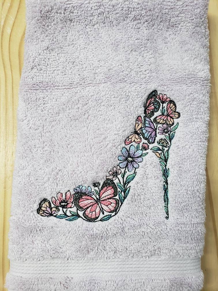 Embroidered Butterflies, Embroidered Hand Towels, Bathroom Decor, White Hand  Towel, Springtime Decor, Cute Hand Towel, READY TO SHIP 