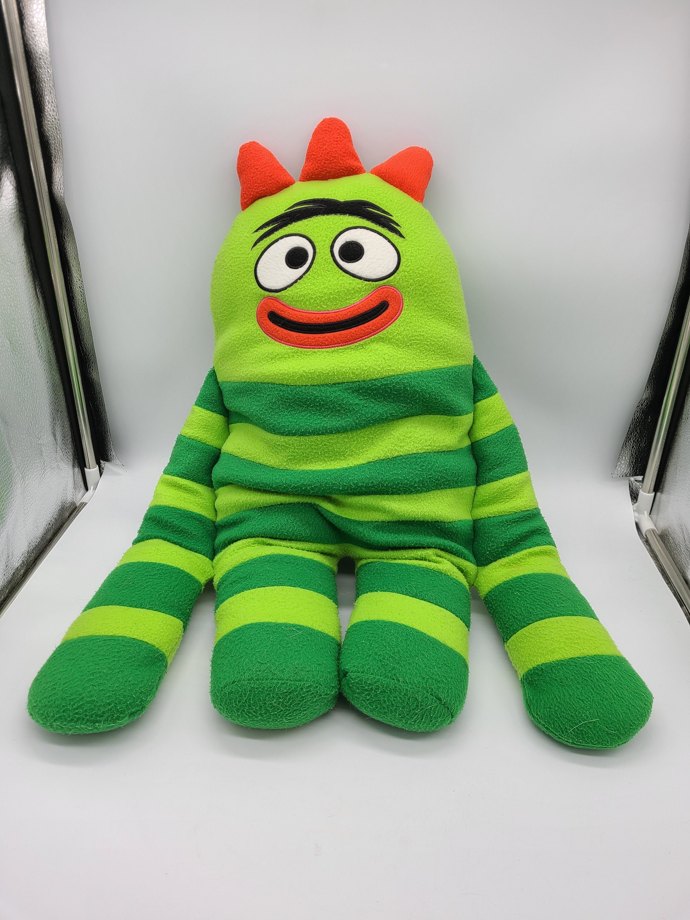 Vintage Yo Gabba Gabba Brobee Plush. 